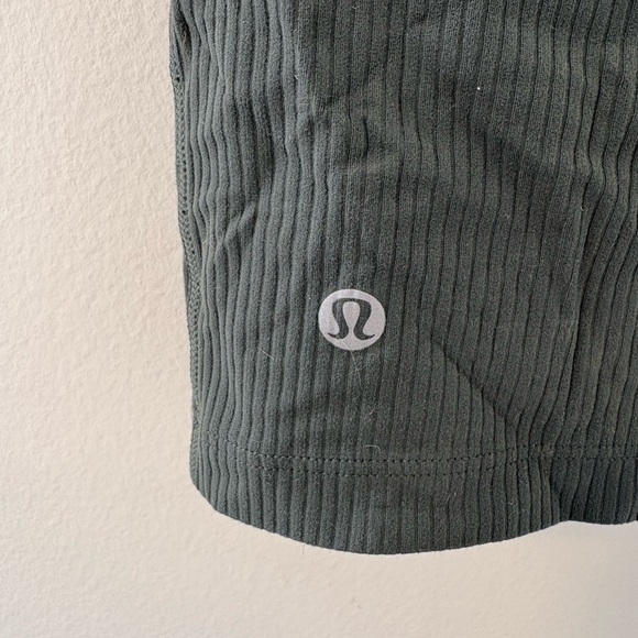 Lululemon Robbed Nulu Asymmetrical Forest Green Top Size 2 - Picture 4 of 5